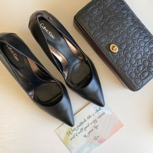 CALVIN KLEIN NWOT Heels